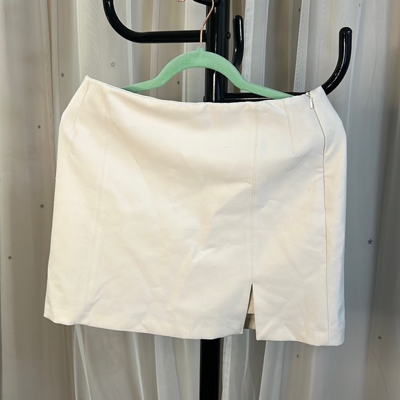 White Skirt - Picture 1 of 5
